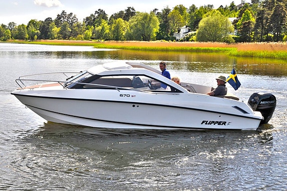 Flipper 670 ST Mercury F150