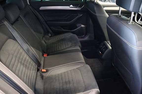 Volkswagen Passat 12 of 26