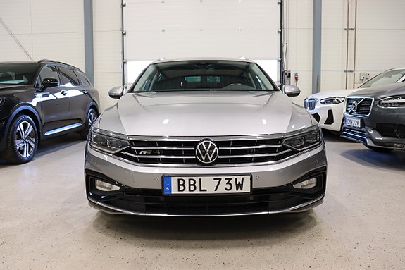 Volkswagen Passat 2 of 5