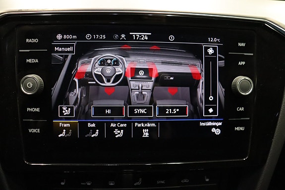 Volkswagen Passat 23 of 26