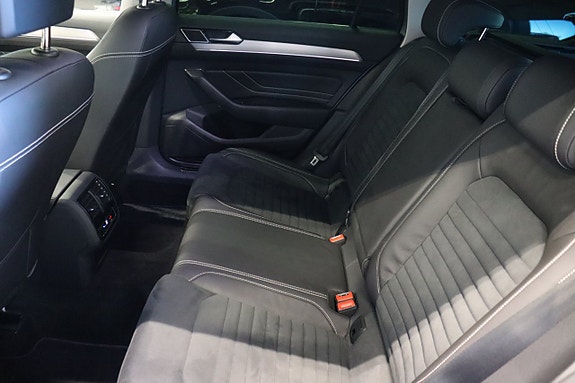 Volkswagen Passat 11 of 26