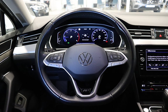 Volkswagen Passat 14 of 26