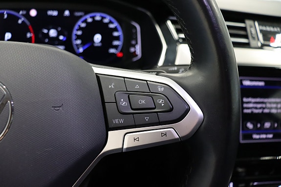 Volkswagen Passat 19 of 26