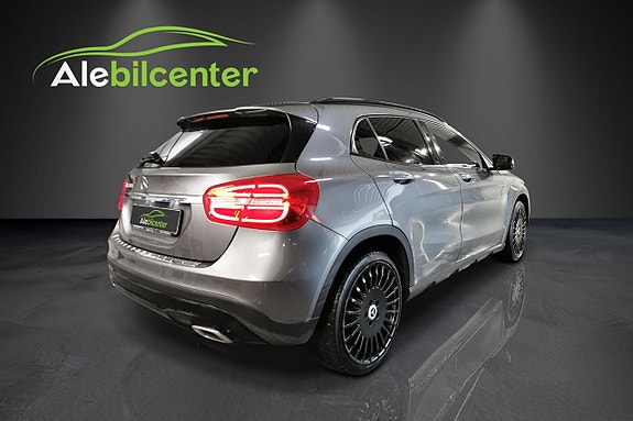 Mercedes-Benz GLA200 d 3 of 5