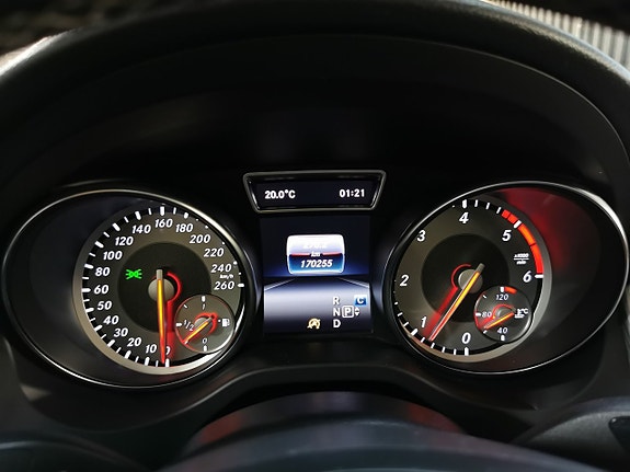 Mercedes-Benz GLA200 d 8 of 14