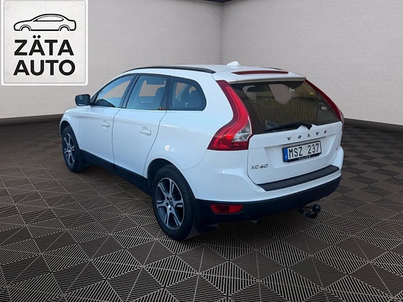 Volvo XC60 3 of 5