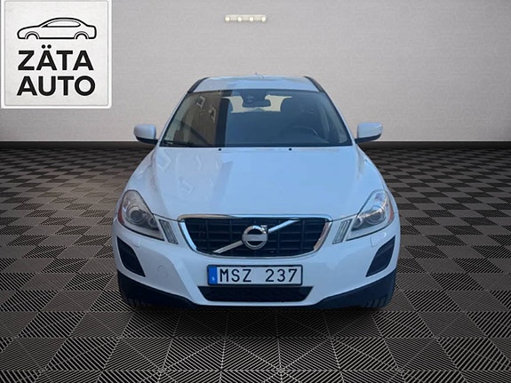 Volvo XC60 2 of 5