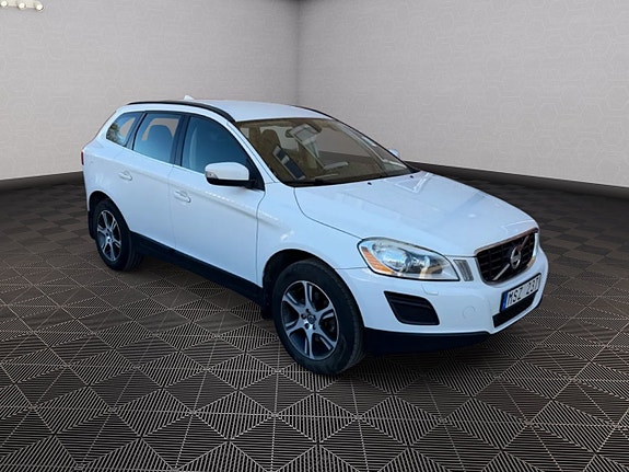 Volvo XC60 8 of 23