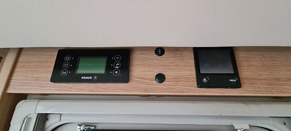Knaus 650 MEG Sky wave "automat + långbädd + Alde" 9 of 18