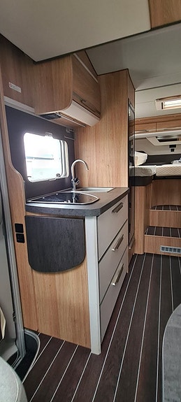 Knaus 650 MEG Sky wave "automat + långbädd + Alde" 10 of 18