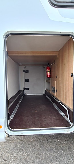 Knaus 650 MEG Sky wave "automat + långbädd + Alde" 5 of 18