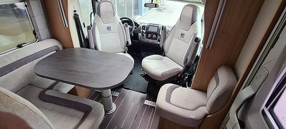 Knaus 650 MEG Sky wave "automat + långbädd + Alde" 8 of 18