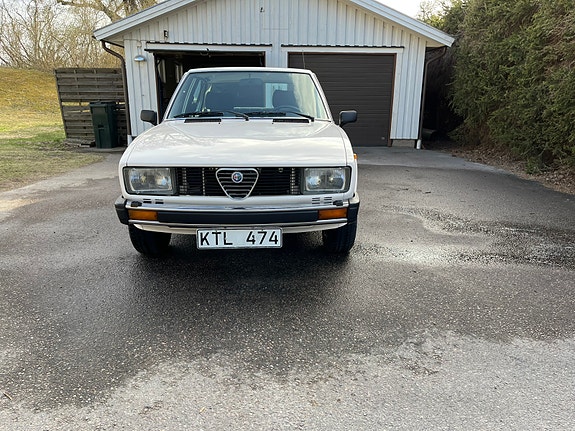 Alfa Romeo Alfetta 1981 photo 4