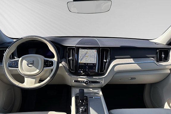 Volvo XC60 11 of 14