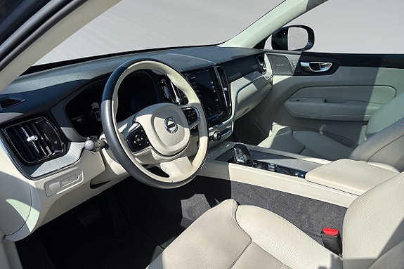 Volvo XC60 9 of 14