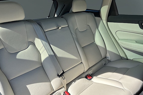Volvo XC60 13 of 14