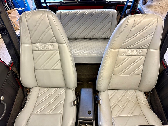 Jeep Wrangler 15 of 15