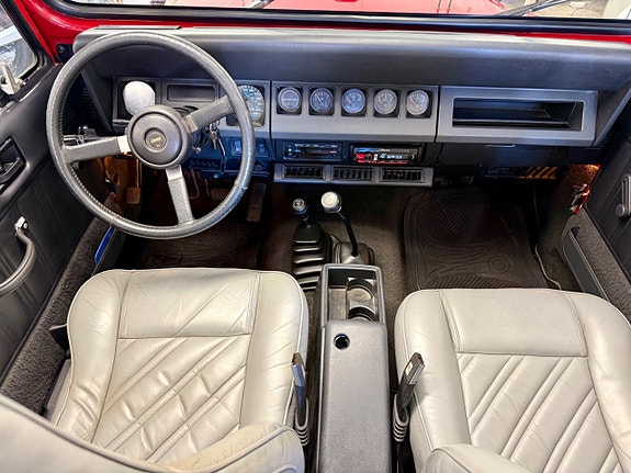 Jeep Wrangler 8 of 15