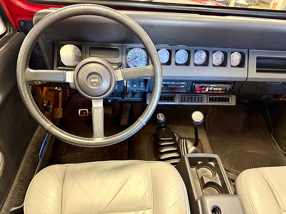 Jeep Wrangler 9 of 15