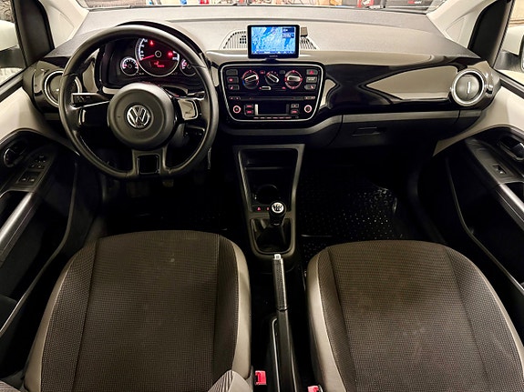 Volkswagen UP! 9 of 16