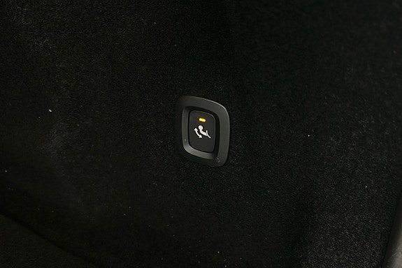 Volvo XC60 17 of 30