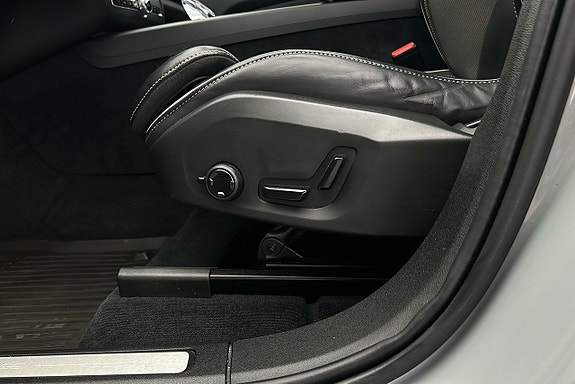 Volvo XC60 18 of 30