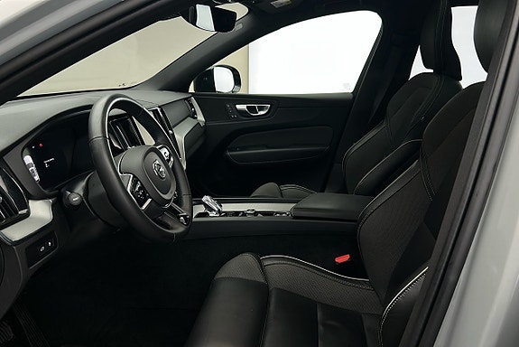 Volvo XC60 10 of 30