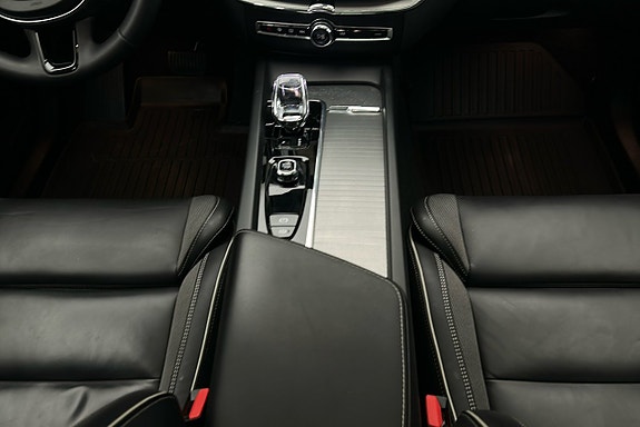 Volvo XC60 9 of 30