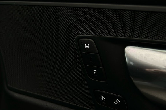 Volvo XC60 21 of 30
