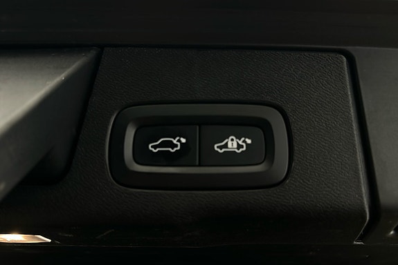 Volvo XC60 15 of 30
