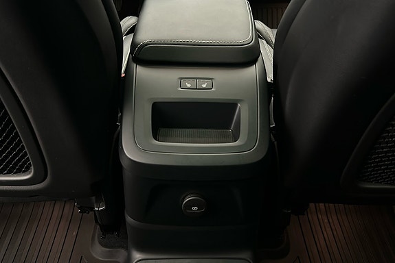 Volvo XC60 26 of 30