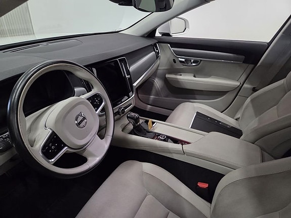 Volvo V90 10 of 10