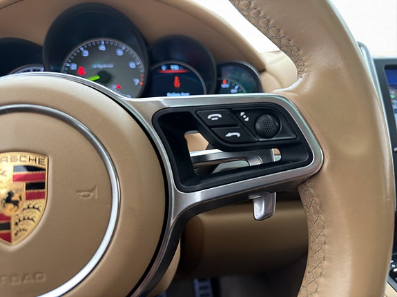 Porsche Cayenne S 19 of 30