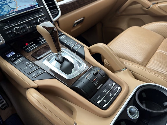 Porsche Cayenne S 27 of 30