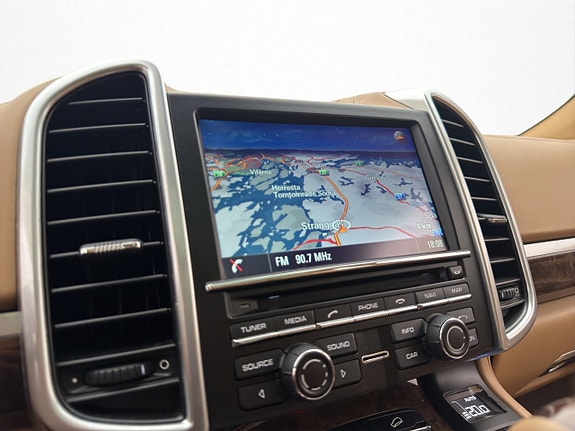 Porsche Cayenne S 24 of 30