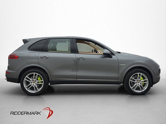 Porsche Cayenne S 9 of 30