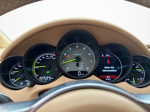 Porsche Cayenne S 18 of 30