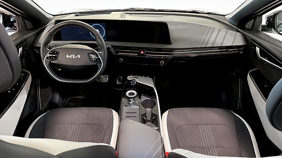 Kia EV6 7 of 12