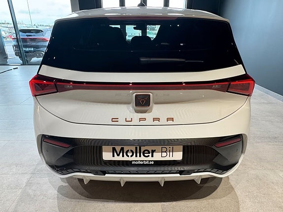 Cupra Born 6 of 17