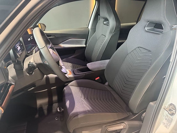 Cupra Born 10 of 17