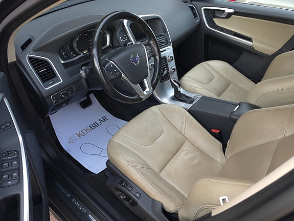 Volvo XC60 8 of 14