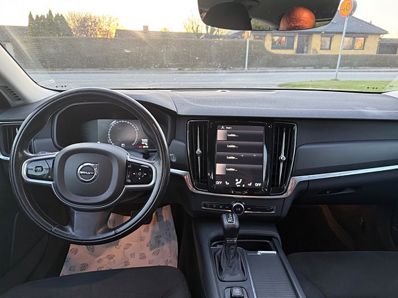 Volvo V90 10 of 13