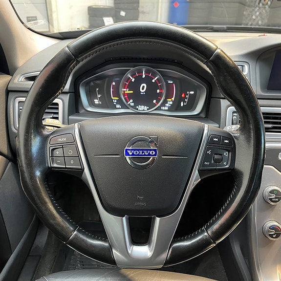 Volvo V70 10 of 12