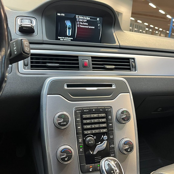 Volvo V70 12 of 12