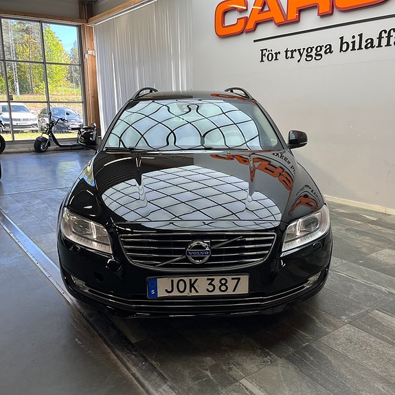 Volvo V70 6 of 12