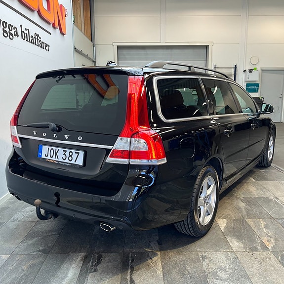 Volvo V70 4 of 12