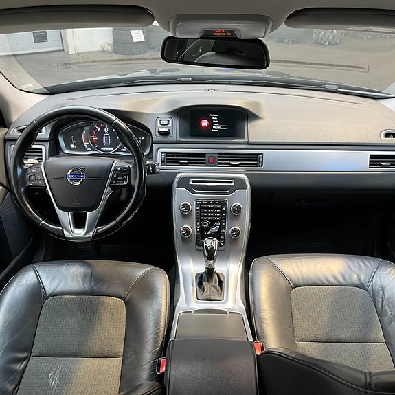 Volvo V70 9 of 12