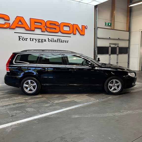 Volvo V70 3 of 12