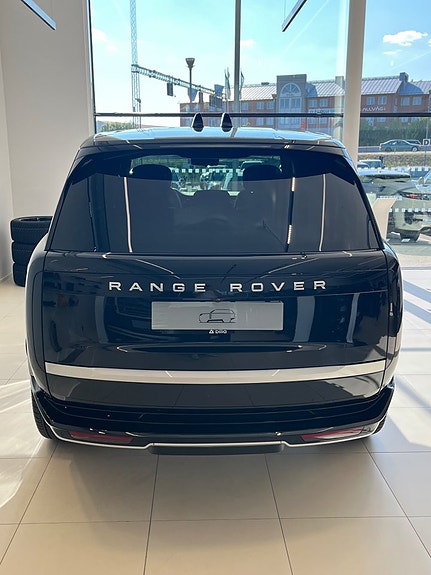 Land Rover Range Rover 2 of 5