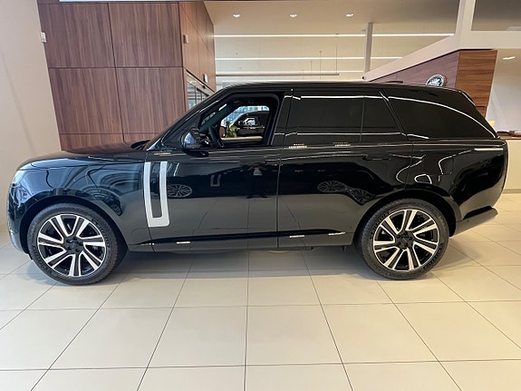 Land Rover Range Rover 2 of 4